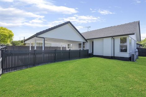 Photo of property in 3 Ussher Place, Pakuranga Heights, Auckland, 2010