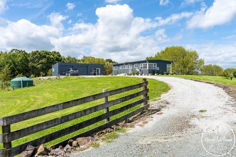 Photo of property in 275 Metcalfe Road, Matakohe, 0593