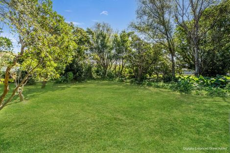 Photo of property in 19 Maraetai Place, Port Waikato, Tuakau, 2695