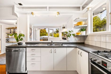 Photo of property in 48 Titoki Street, Te Atatu Peninsula, Auckland, 0610