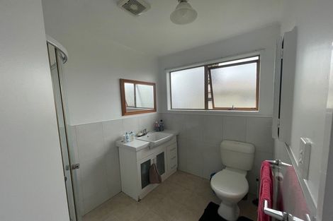 Photo of property in 15 Lisa Rise, Half Moon Bay, Auckland, 2012