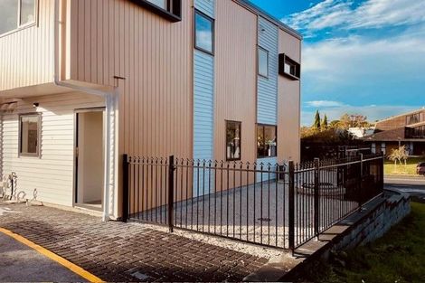 Photo of property in 1/40 Mark Edward Drive, Half Moon Bay, Auckland, 2012