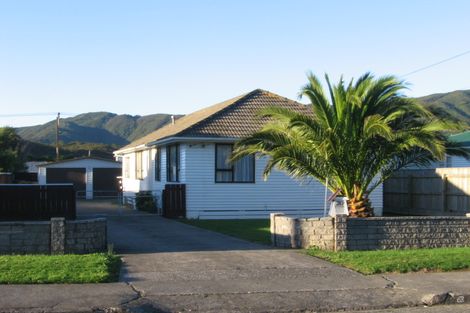 Photo of property in 20 Totara Street, Wainuiomata, Lower Hutt, 5014