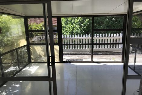 Photo of property in 21 Oteha Valley Road, Northcross, Auckland, 0632