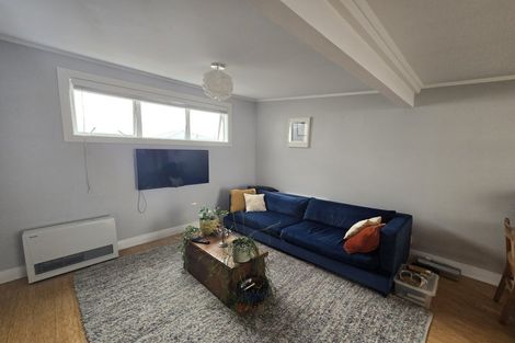 Photo of property in 32 Todman Street, Brooklyn, Wellington, 6021