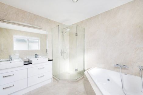 Photo of property in 24 Mackay Drive, Greenhithe, Auckland, 0632