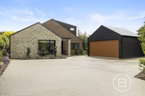 Photo of property in 6 Heuchan Lane, Wanaka, 9305