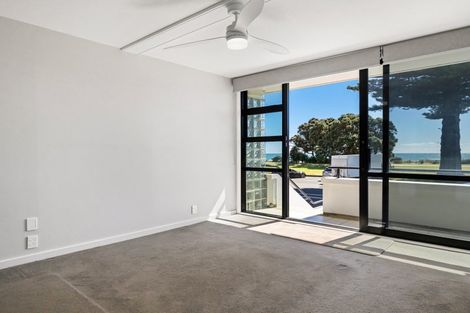 Photo of property in 3/10 Marine Parade, Mount Maunganui, 3116