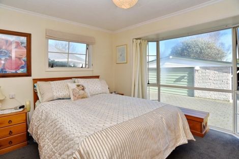 Photo of property in 11 Emlyn Place, Avondale, Christchurch, 8061