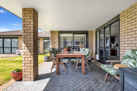 Photo of property in 15 Carroll Place, Owhata, Rotorua, 3010