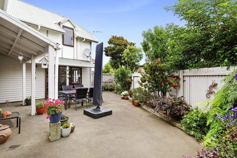 Photo of property in 2/44 Randwick Crescent, Moera, Lower Hutt, 5010