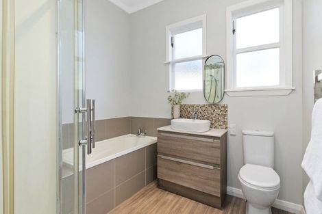 Photo of property in 51 Burrow Road, Pukekohe, 2120