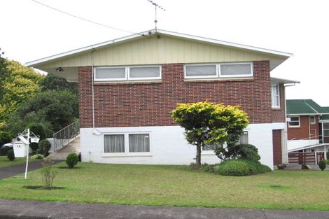 Photo of property in 18 Lyndhurst Road, Te Atatu South, Auckland, 0610