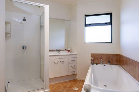 Photo of property in 8 The Grove, Nukuhau, Taupo, 3330