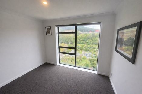 Photo of property in 5 Ara Patukawenga, Tawa, Wellington, 5028