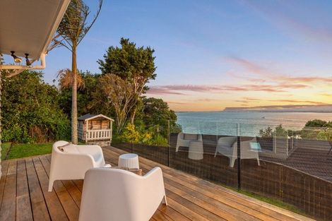 Photo of property in 1/106 Island Bay Road, Beach Haven, Auckland, 0626
