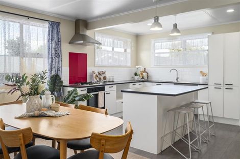 Photo of property in 3 Carter Drive, Pomare, Rotorua, 3015