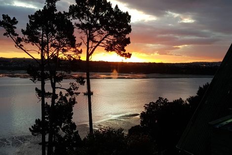 Photo of property in 2/31 Telstar Place, Beach Haven, Auckland, 0626