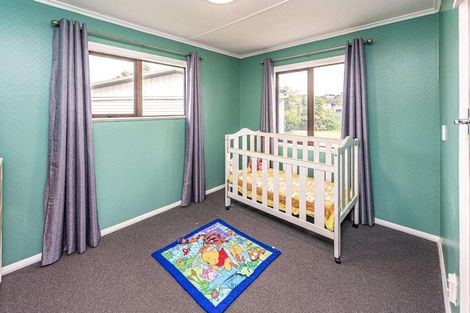 Photo of property in 24 Selwyn Crescent, College Estate, Whanganui, 4500
