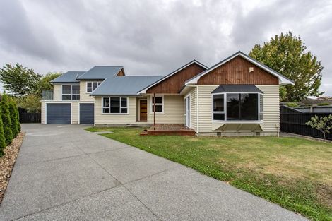 Photo of property in 13 Ardmore Place, Bishopdale, Christchurch, 8053