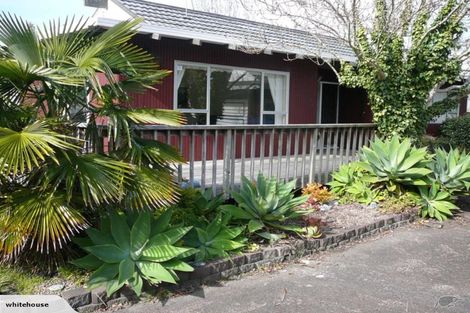 Photo of property in 17 Prestige Place, Castor Bay, Auckland, 0620