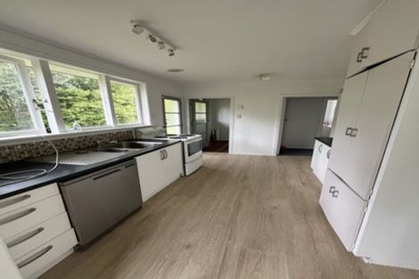 Photo of property in 1/195 Godley Road, Titirangi, Auckland, 0604