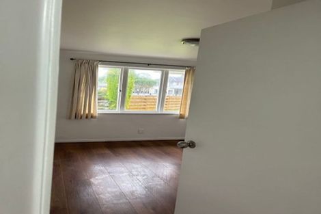 Photo of property in 49 Lauderdale Road, Birkdale, Auckland, 0626