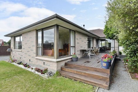 Photo of property in 11 Quebec Place, Wainoni, Christchurch, 8061