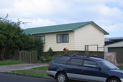 Photo of property in 2 Netherlands Avenue, Kelston, Auckland, 0602