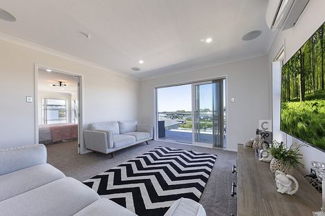 Photo of property in 2 Tauwaka Crescent, Riverhead, 0820