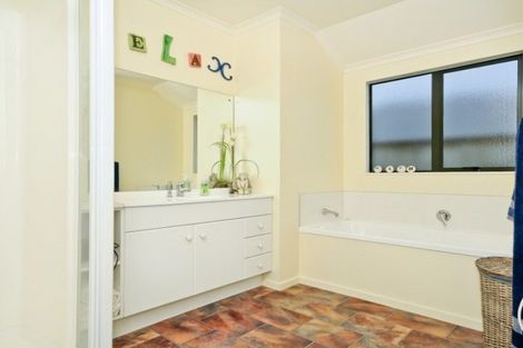 Photo of property in 54 Diomede Glade, Flagstaff, Hamilton, 3210