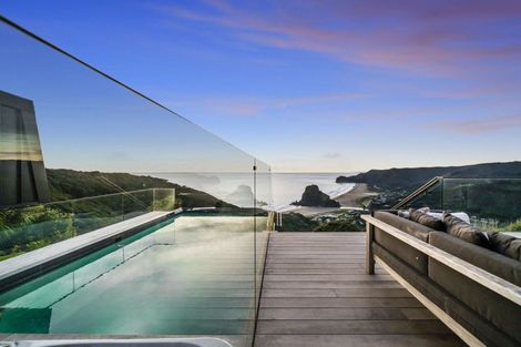 Photo of property in 81 Piha Road, Piha, New Lynn, 0772