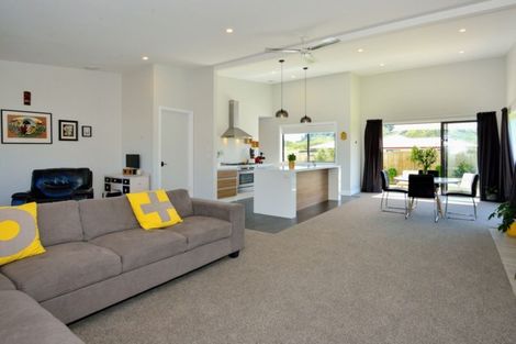 Photo of property in 28 Hamilton Drive, Wainui, Gisborne, 4010