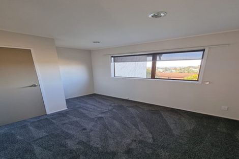 Photo of property in 31 Jellicoe Road, Murrays Bay, Auckland, 0630