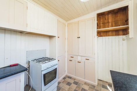 Photo of property in 41 Swiss Avenue, Gonville, Whanganui, 4501