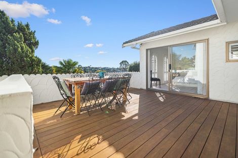 Photo of property in 31 Squirrel Lane, Browns Bay, Auckland, 0630