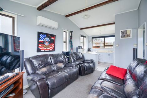 Photo of property in 1-12/71 Main Street, Mataura, 9712