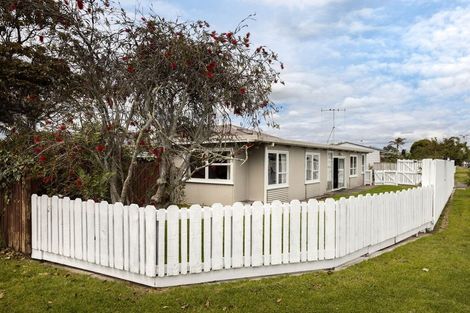 Photo of property in 2/1 Taupo Avenue, Mount Maunganui, 3116