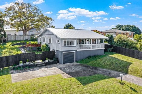 Photo of property in 18 Penton Road, Stanmore Bay, Whangaparaoa, 0932