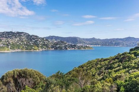 Photo of property in 131 Akaroa Drive, Maupuia, Wellington, 6022