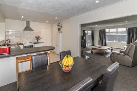 Photo of property in 8 Tracy Place, Redwood, Christchurch, 8051