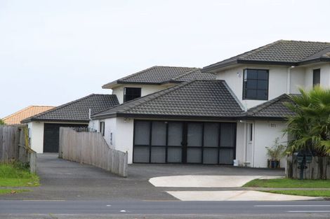 Photo of property in 2/321 Botany Road, Golflands, Auckland, 2013