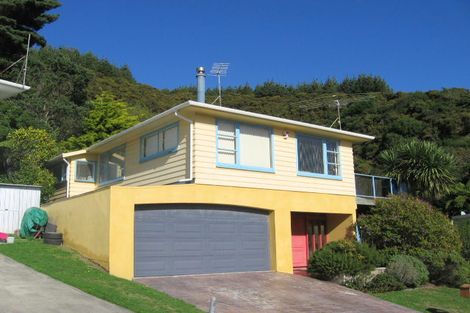 Photo of property in 11 Colonial Grove, Tawa, Wellington, 5028