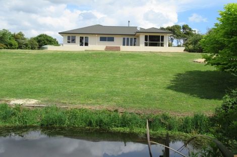 Photo of property in 211 Muhunoa Road East, Ohau, Levin, 5570