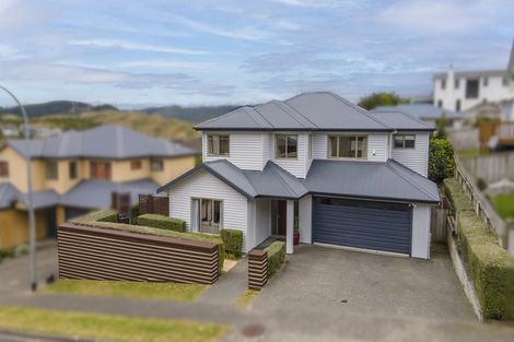 Photo of property in 29 Erlestoke Crescent, Churton Park, Wellington, 6037
