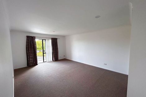 Photo of property in 27 Gunner Drive, Te Atatu Peninsula, Auckland, 0610
