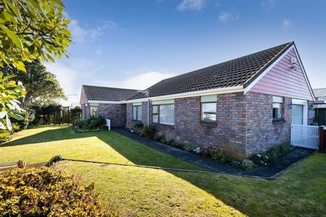 Photo of property in 12 Mace Street, Waitara, 4320