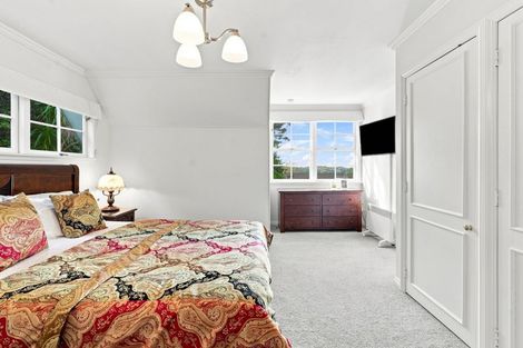 Photo of property in 199 Chelsea View Drive, Chatswood, Auckland, 0626