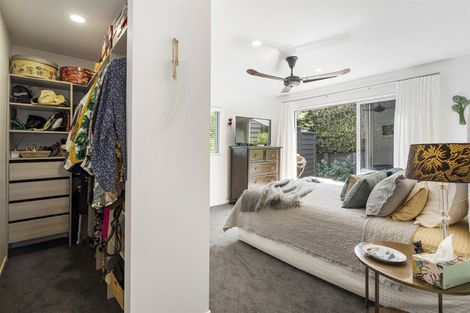 Photo of property in 2/76 Wairoa Road, Narrow Neck, Auckland, 0624