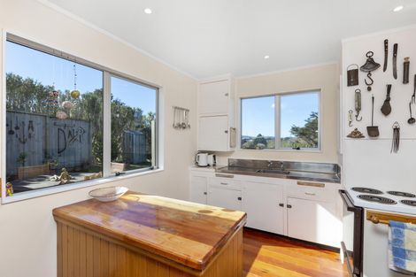 Photo of property in 4 Robertson Street, Raglan, 3225